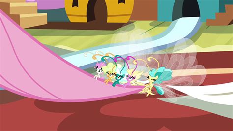 Image - Breezies pulling on Fluttershy's tail S4E16.png | My Little Pony Friendship is Magic ...