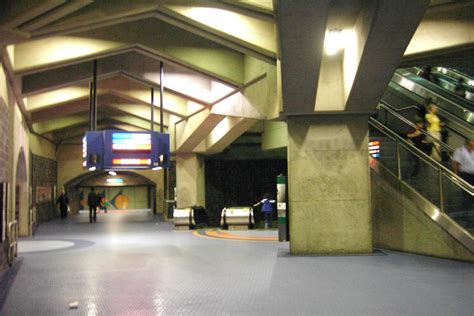 Jean-Talon Metro Station (Montreal, 1966) | Structurae