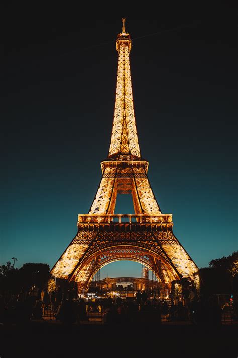 Construction of the Eiffel Tower. – Reblog Pro