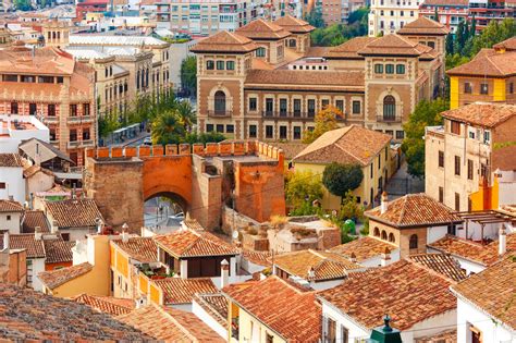 Alhambra, Albaicín & Granada Old Town Private Tour from Granada - Tourist Journey