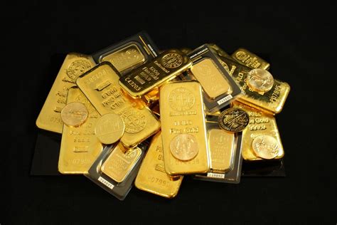 Gold Bars vs. Gold Coins, What’s the Better Investment? | American Bullion