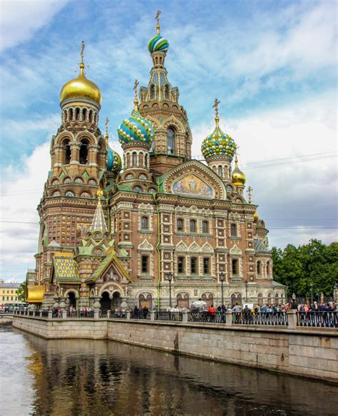 Russia's Saint Petersburg Attractions - Top Twelve Histoic Sites