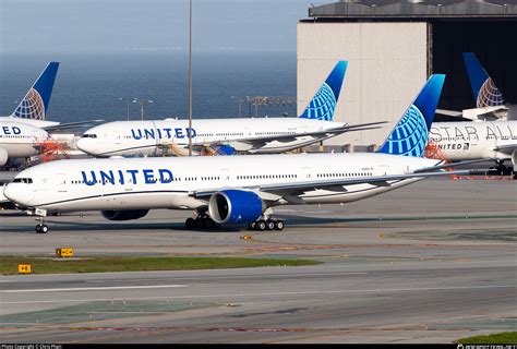 N2251U United Airlines Boeing 777-300ER Photo by Chris Phan | ID ...