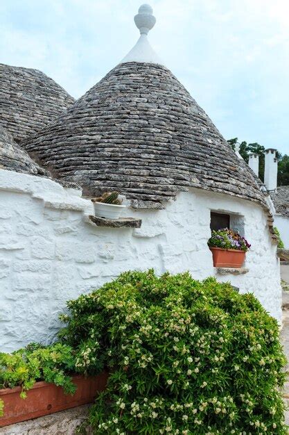 Premium Photo | Trulli houses in alberobello italy