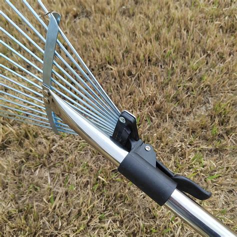 Adjustable Garden Leaf Rake Telescopic Metal Rake Expandable Folding Leaves Rake For Lawn Yard ...