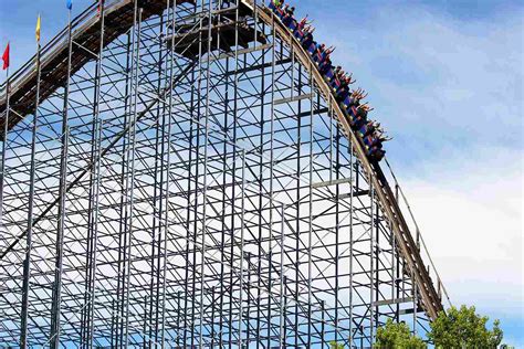 10 Fastest Wooden Roller Coasters