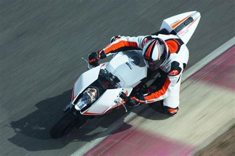 2015 KTM 1190 RC8 R Review - Top Speed