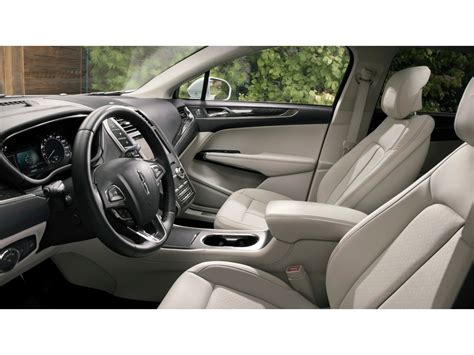 2019 Lincoln MKC: 108 Interior Photos | U.S. News