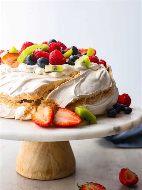 Simple and Easy Pavlova | The Recipe Critic