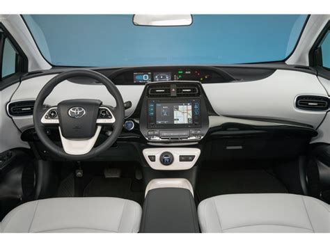 2016 Toyota Prius: 103 Interior Photos | U.S. News