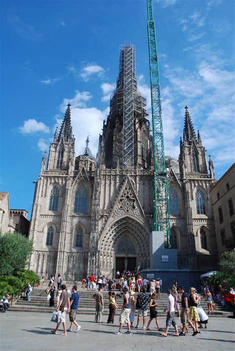 10 Sights Not to Miss in Barcelona | Pommie Travels