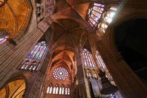 The Incredible Stained Glass of León Cathedral (Spain)