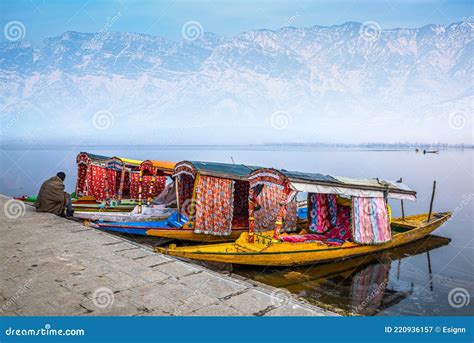 Shikara Boats On Dal Lake With Sunset Dal Lake In Srinagar Jammu And ...