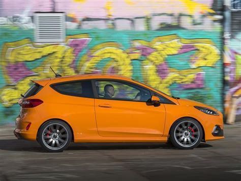 Ford Fiesta ST Performance Edition | Driven | CarsRadars