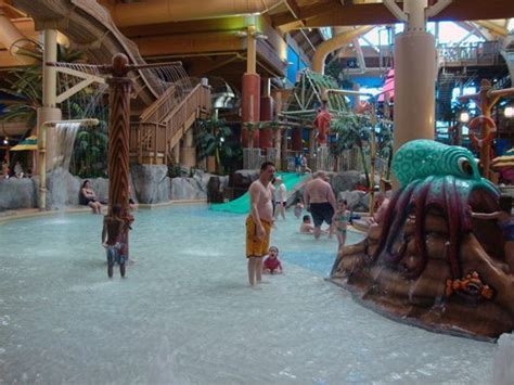 Castaway Bay Indoor Waterpark Resort & Spa Review and Coupon Code