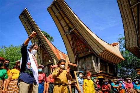 Sandiaga Dorong Upaya Bangkitkan Ekonomi Desa Wisata Lembang Nonongan