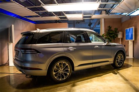 The 450-HP 2020 Lincoln Aviator SUV Is a Classic Vision of Modern ...