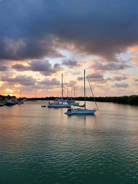 Sunset at Key Biscayne editorial stock photo. Image of biscayne - 160411248