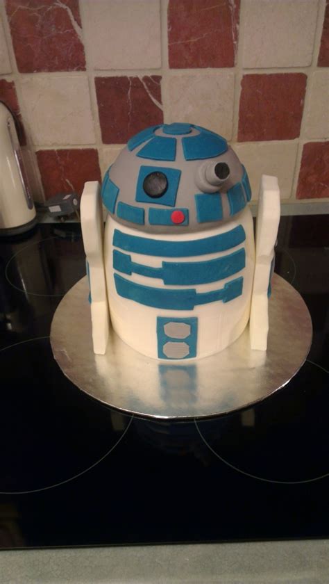 R2D2 - CakeCentral.com