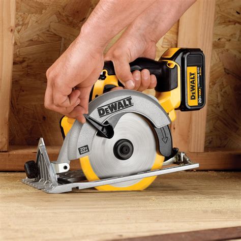 DEWALT DCS391L1 20-Volt MAX Li-Ion 3.0 Ah Circular Saw Kit - Power Circular Saws - Amazon.com