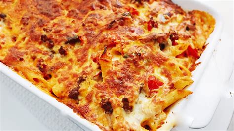 CHEESY PASTA BAKE WITH MINCED BEEF | #CookWithMe - Italian Food