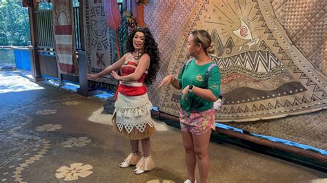 PHOTOS, VIDEO: Moana Meet and Greet Debuts at Disney's Animal Kingdom ...