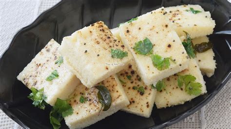 Idla - Idra - White Dhokla - Famous Gujarati Farsan Recipe - Priya R - Magic of Indian Rasoi ...