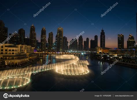 Musical fountain in Dubai – Stock Editorial Photo © .shock #147620285