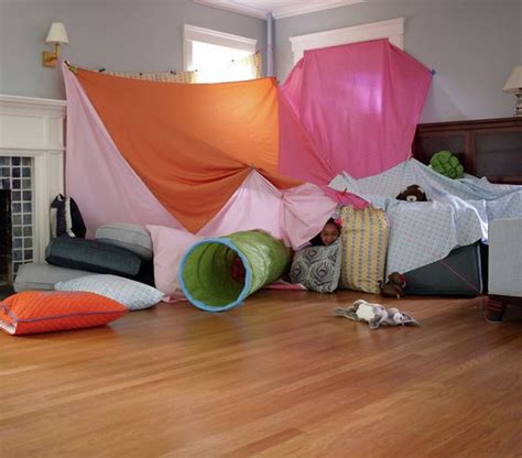 How to Make a Blanket Fort—Plus Ideas for Your Best Fort Ever | Kids forts, Kids fort indoor ...