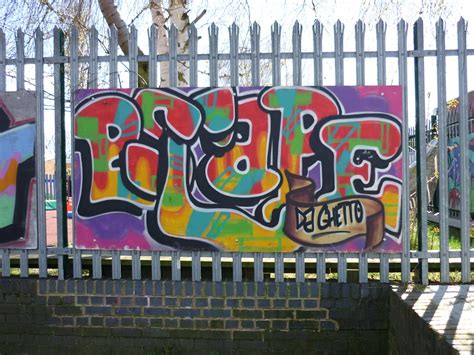 Escape da ghetto | Escape da ghetto - graffiti/street art be… | Flickr