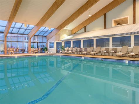 Hotel in Hyannis | Holiday Inn Cape Cod - Hyannis Hotel