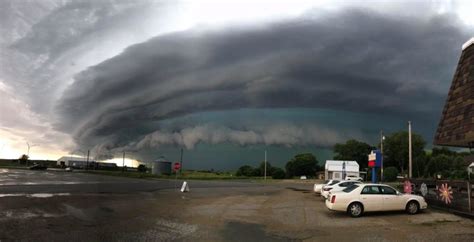 Why Does the Sky Sometimes Turn Green? - IowaWeather.com