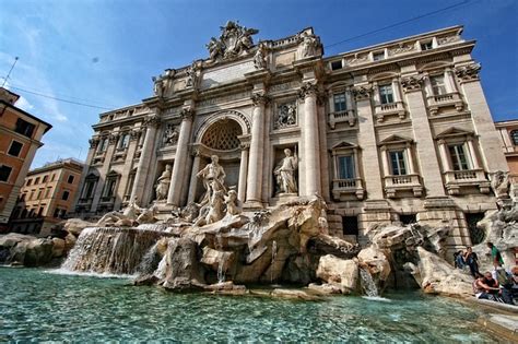 ⊛ Top 10 Interesting FACTS about the Trevi Fountain ⭐