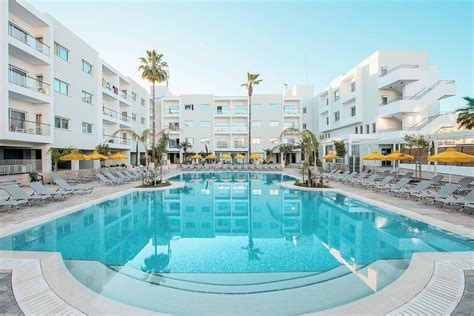 MAYFAIR HOTEL - Now €86 (Was €̶9̶9̶) - UPDATED 2022 Reviews & Price Comparison (Paphos, Cyprus ...