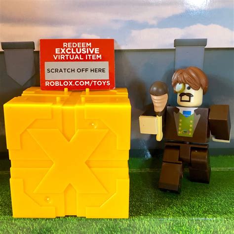 Roblox Series 5 YELLOW Gold Blind Mystery Box Kids Toys 3" Figures New-No Codes - Minecraft Blog