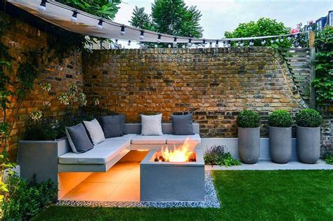 13 Small Walled Garden Ideas You Must Look | SharonSable