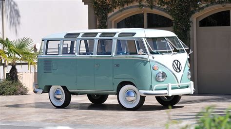 1962 Volkswagen 23 Window Deluxe Bus | S178 | Monterey 2013