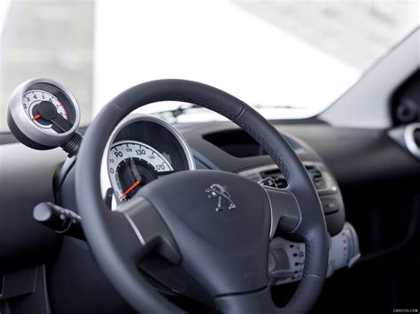 2013 Peugeot 107 - Interior | Caricos