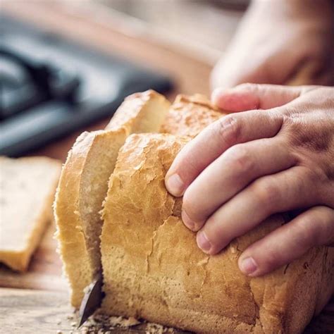 Easy White Bread Recipe - themeatboxcompany.co.uk