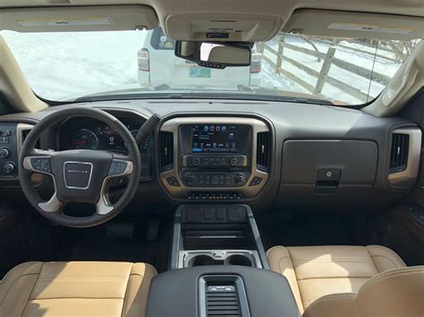 2018 GMC Sierra 1500: 115 Interior Photos | U.S. News