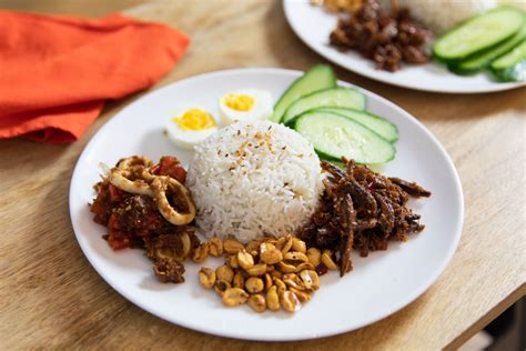 Nasi lemak with Sambal Ikan Bilis and Sambal Tumis Sotong – A Pinch of ...