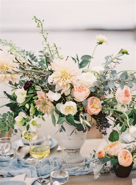 20 Pretty Dahlia Wedding Centerpieces | Martha Stewart Weddings