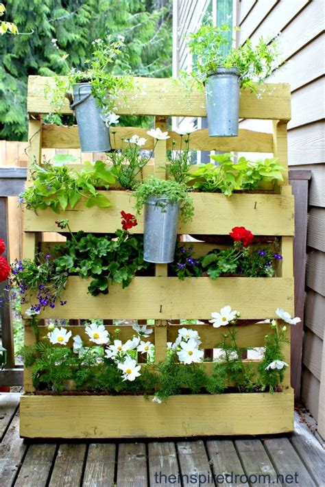 25 Simple Ways To Build A Pallet Planter