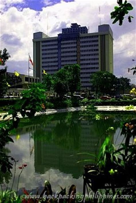 Backpacking Philippines: A Short History of Quezon City Hall