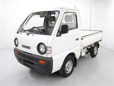 If You're Looking for a Small 4x4 Truck, Have You Considered a Kei Truck?