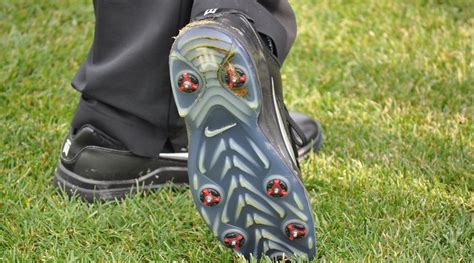 Spikes or spikeless?! New study explains which golf shoes you should buy