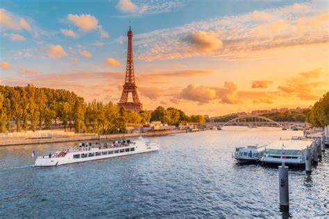 How to Choose the Best Seine River Cruise for Families and Couples