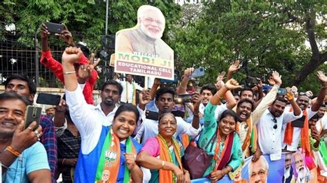 In photos | Huge crowd greets PM Modi during roadshow in Chennai | Hindustan Times