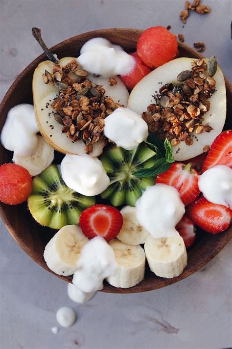 EASY BREAKFAST BOWL WITH FRUITS, GRANOLA & MILK FOAM | black.white.vivid. | Recipe | Easy ...