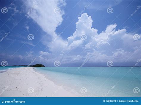 Blue Sky and Ocean at Beach Stock Photo - Image of tropics, open: 12280328